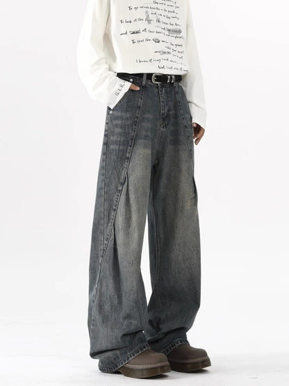 Curved-knife jeans